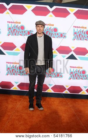 LOS ANGELES - NOV 17:  Dax Shepard at the TeenNick Halo Awards at Hollywood Palladium on November 17, 2013 in Los Angeles, CA