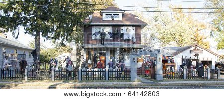 Extreme Halloween Decorating
