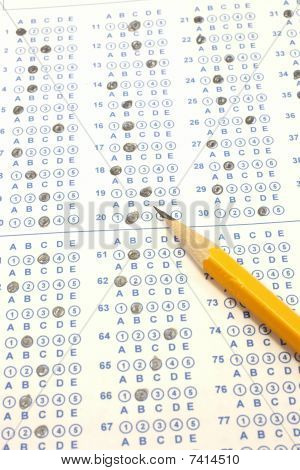 ทดสอบสีน้ำเงิน Scantron ฟอง ด้วยดินสอสองหมายเลข