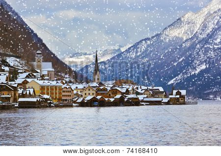 Village Hallstatt on the lake Hallstatter at winter - Salzburg Austria