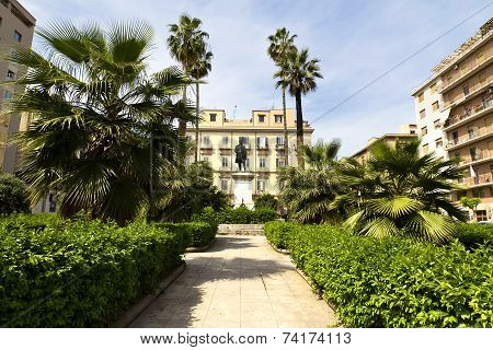 Piazza Florio, Palermo