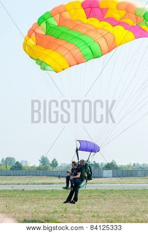Parachute jump in tandem