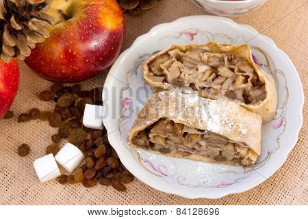 Apple Strudel Pie