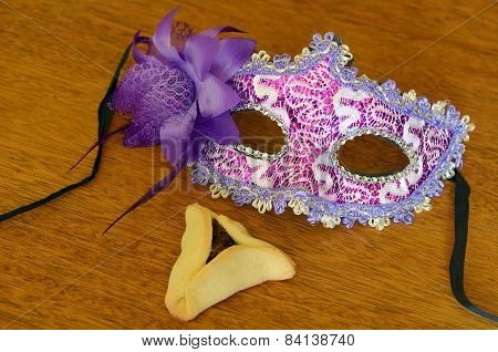 Hamantaschen Cookie And Purim Mask