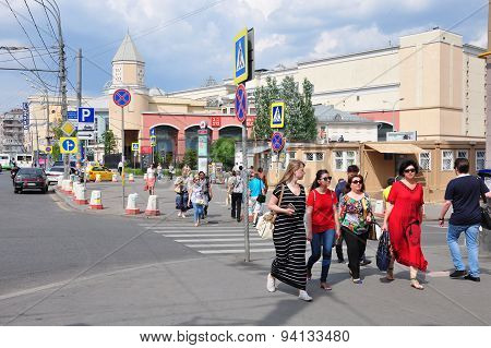 Moscow, Russia - 15.06.2015. People In  Central Streets Of Moscow - Garden Ring, About The Undergrou