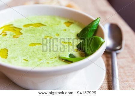 Broccoli And Cheddar Cheese Cream Soup