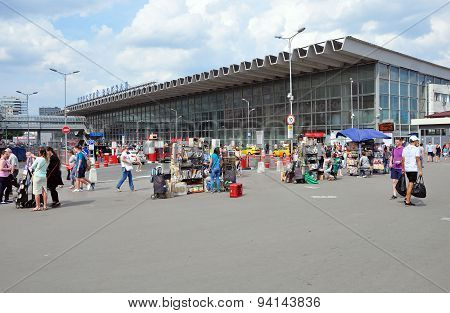 Moscow, Russia - 15.06.2015. The Area In Front Of  Kursk Railway Station. Rzd In The Year Transporti