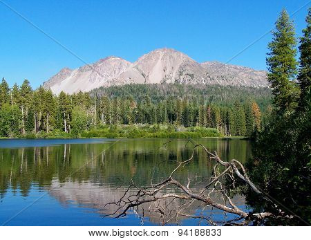 Chaos Crags, Manzanita Lake