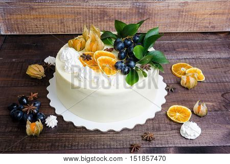 Vanilla Cream Cheese Cake With Grapes And Oranges