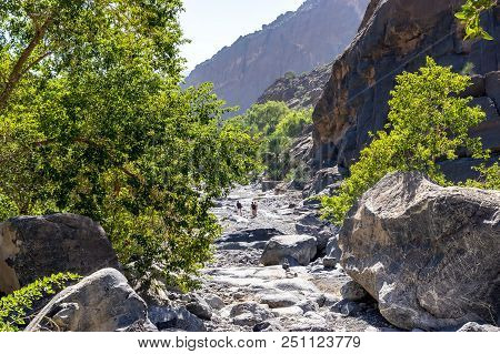 Trek In Nakhr Wadi - Jebel Shams Gorge - Sultanate Of Oman