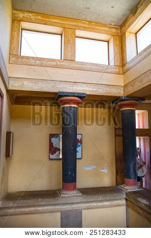 Greece, Crete, Heraklion - July 18, 2018: Knossos Ruins, Ceremonial And Political Centre Of The Tsar