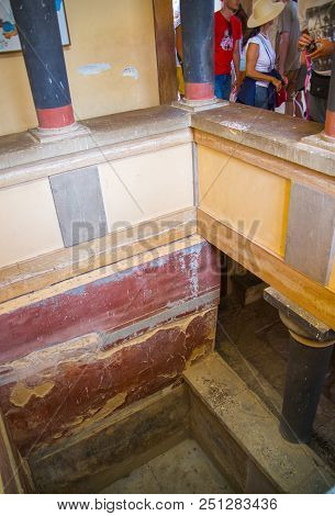 Greece, Crete, Heraklion - July 18, 2018: Knossos Ruins, Ceremonial And Political Centre Of The Tsar