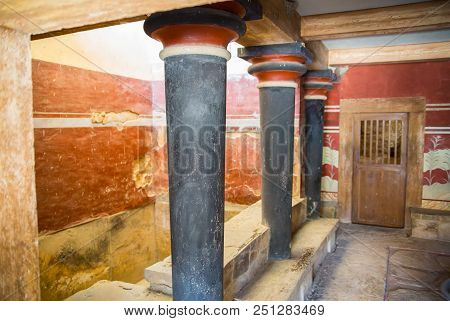 Greece, Crete, Heraklion - July 18, 2018: Knossos Ruins, Ceremonial And Political Centre Of The Tsar