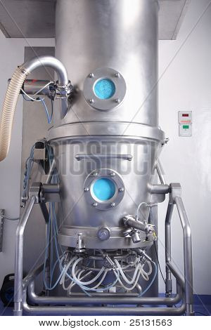 productie van machines in farmaceutische fabriek
