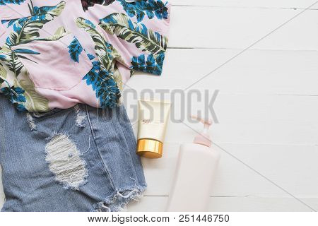 Natural Cosmetics For Skin Face Sunscreen Spf50 ,body Lotion ,short Jeans Trousers And Shirt Of Woma