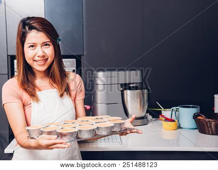 Portrait Smelling Beautiful Woman Owner Bakery Shop