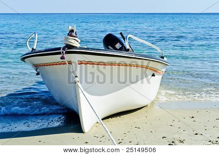 Fiskekutter på stranden