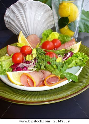 开胃菜肉、 番茄、 生菜、 柠檬