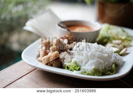 Minced Pork Sausage, Fermented Rice Noodle & Vegetable Served With Chili Sauce. Vietnamese Food Call