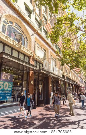 Old Navy Storefront With Flying American Flgs On Market Street Downtown San Francisco
