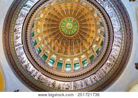 Springfield, Illinois - July 11, 2018 - View Of The Interior Of Illinois State Capitol