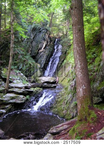 Tanners Falls, Ma