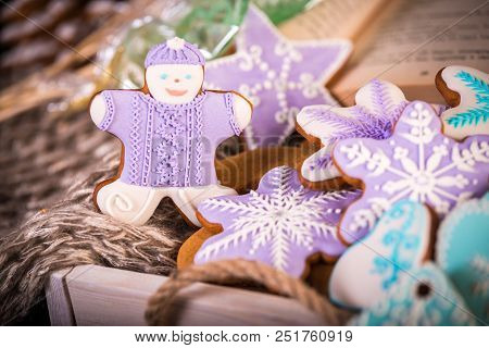 Gingerbread Christmas Cookies, Snowflakes An Gingerman. Knitted Scarf And Cinnamon Sticks. 2019 New 