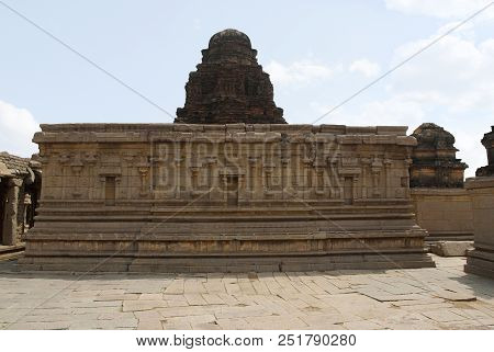 Decorated Devkoshthas And The Kumbhapanjaras On The Wall Of The The Main Sanctum, Krishna Temple, Ha