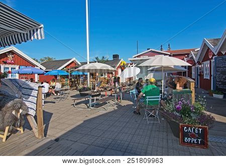 Nynas Rokeri Seafood Store