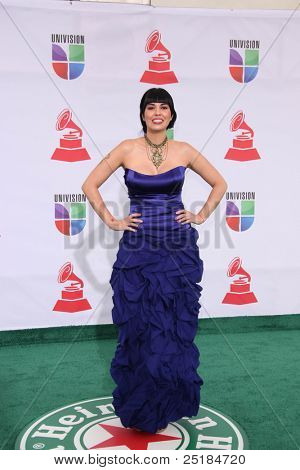 Лос-Анджелес - 10 ноября: Ракель прибывает на 12 ежегодная Latin GRAMMY Awards в Mandalay Bay на НОВЕМ