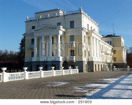 Drobne Palace