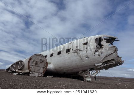 Us Navy Wreck
