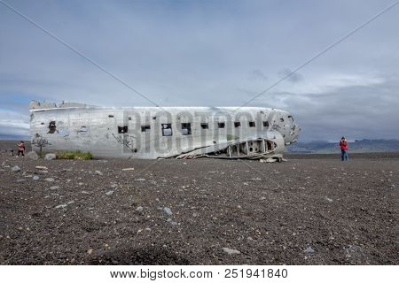 Us Navy Wreck