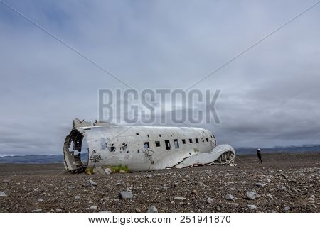 Us Navy Wreck