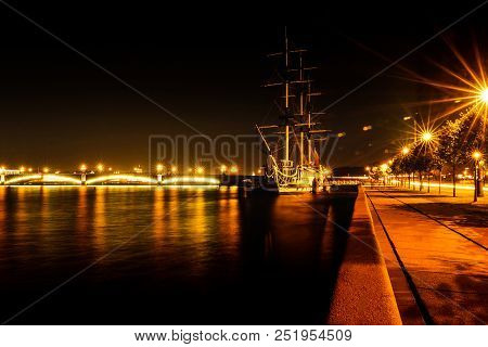 Photography Of Long-term Exposure - Night Landscape River Bridge Sailboat