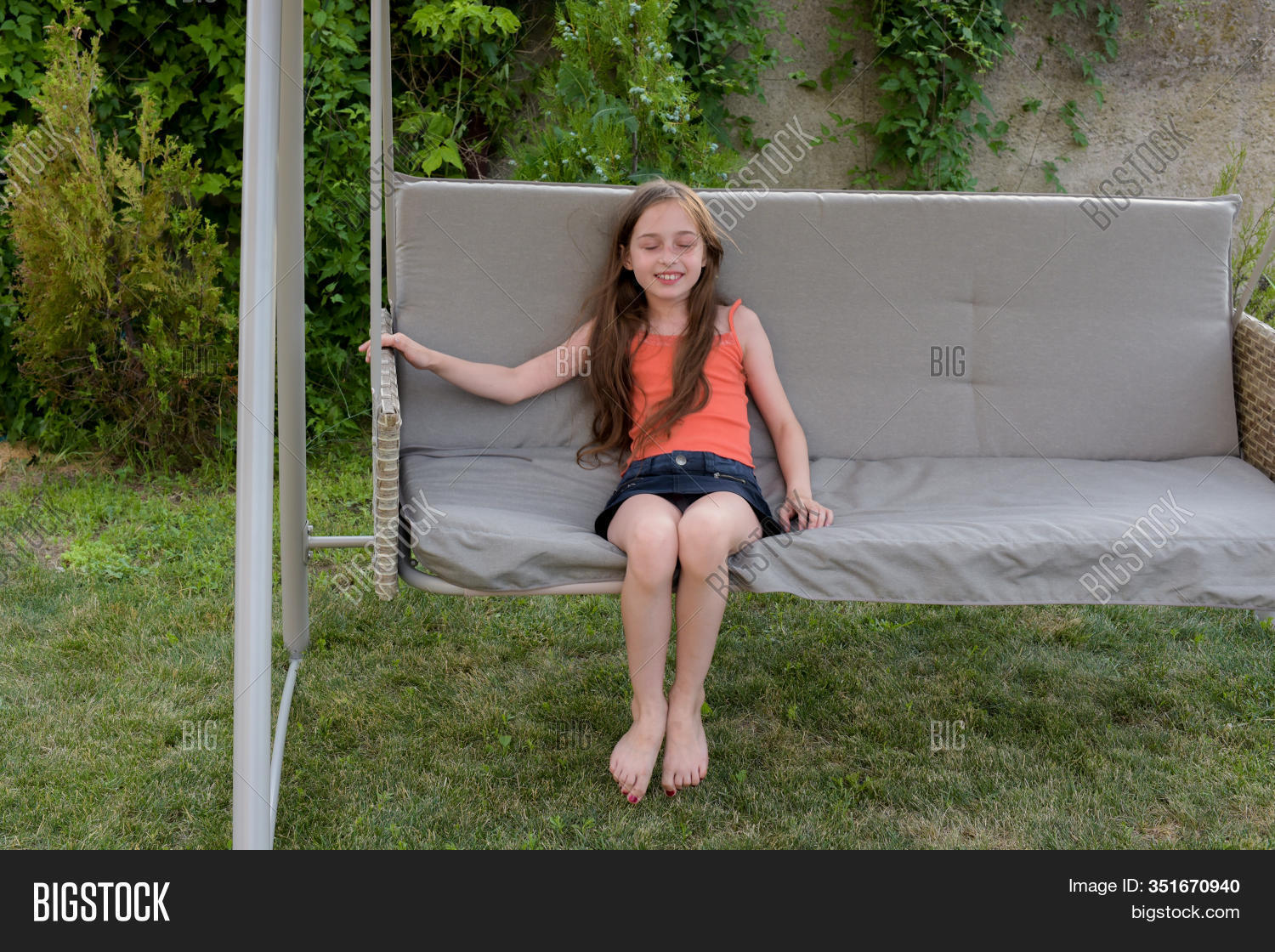 garden swing for 8 year old