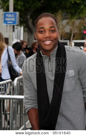 LOS ANGELES - 8 de JUN: Leon Thomas III al llegar a la 