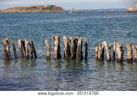Big Breakwater, 3000 Trunks To Defend The City From The Tides, Plage De L Eventail Beach In Saint-ma