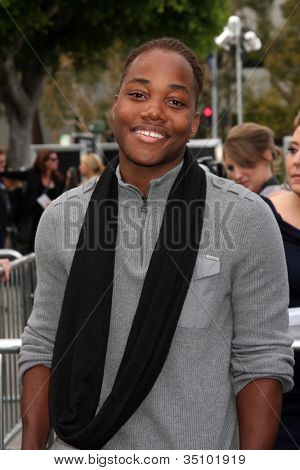 LOS ANGELES - 8 de JUN: Leon Thomas III al llegar a la 