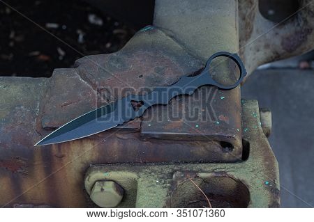 Knife With Two Blades. Double Sharpening On The Knife. Top.
