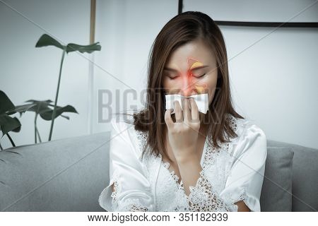 Asian Women Wear White Nightgown & Long Sleeve Satin Robe With Floral Lace Feeling Sinusitis At Nigh