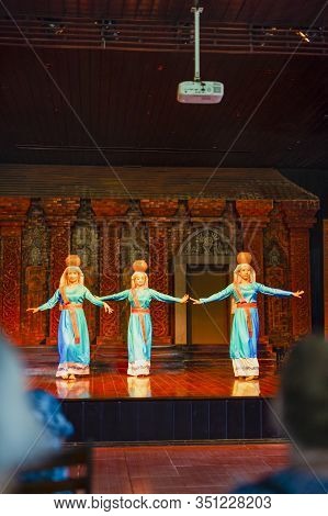 Phan Rang Town, Ninh Thuan Province, Vietnam - 14 January, 2020: The Cham Girls Perform An Apsara Tr
