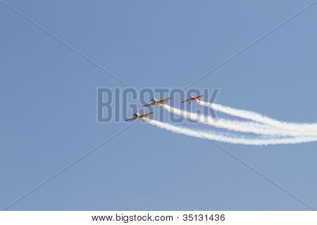 Jurgis Kairys & Iacarii Acrobati บูคาเรสต์ AirShow