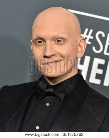 LOS ANGELES - JAN 12:  Anthony Carrigan arrives for the 25th Annual Critics' Choice Awards on January 12, 2020 in Santa Monica, CA