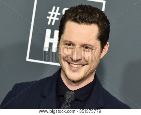 LOS ANGELES - JAN 12:  Noah Reid arrives for the 25th Annual Critics' Choice Awards on January 12, 2020 in Santa Monica, CA