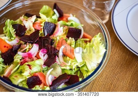Salad With Tomato, Lettuce, Beet, Onion, Vinegar