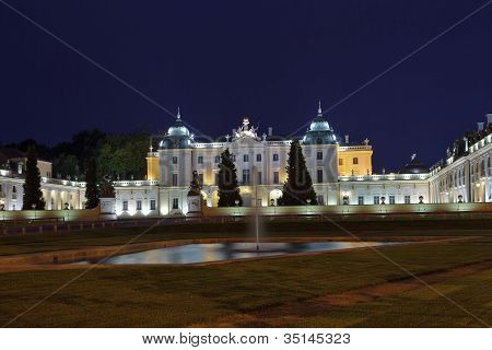 Branicki Palast bei Nacht