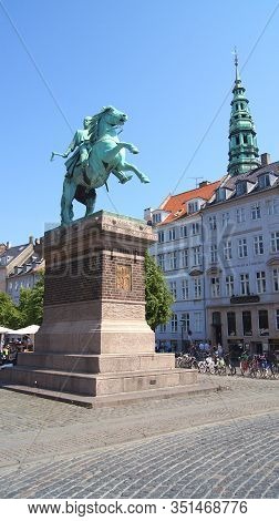 Copenhagen, Denmark - Jul 06th, 2015: Bishop Absalon Statue In Hojbro Plads In Copenhagen