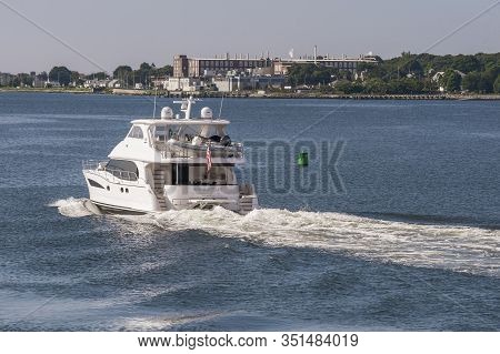 New Bedford, Massachusetts, Usa - July 22, 2019: Yacht Homarus, Hailing Port Newport, Ri, Setting Ou