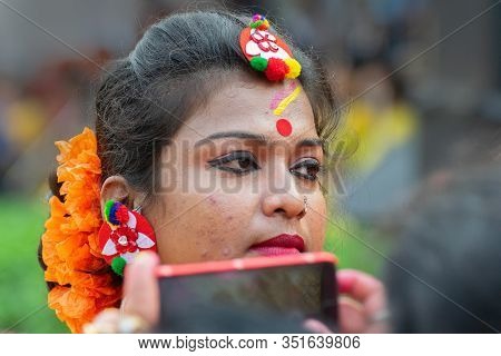 Kolkata, India - 1st March 2018 : Portrait Of Woman Dancer, Dressed In Traditional Indian Dress, And
